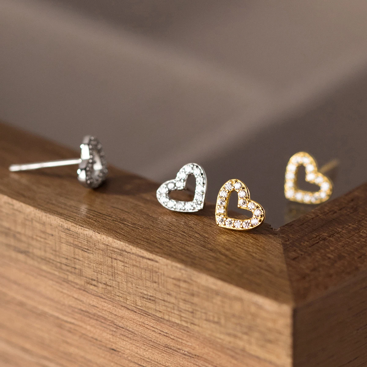 925 Sterling Silver Cute Love Heart Mini Stud Earrings for Women Fashion Sweet Piercing Birthday Party Jewelry Gift
