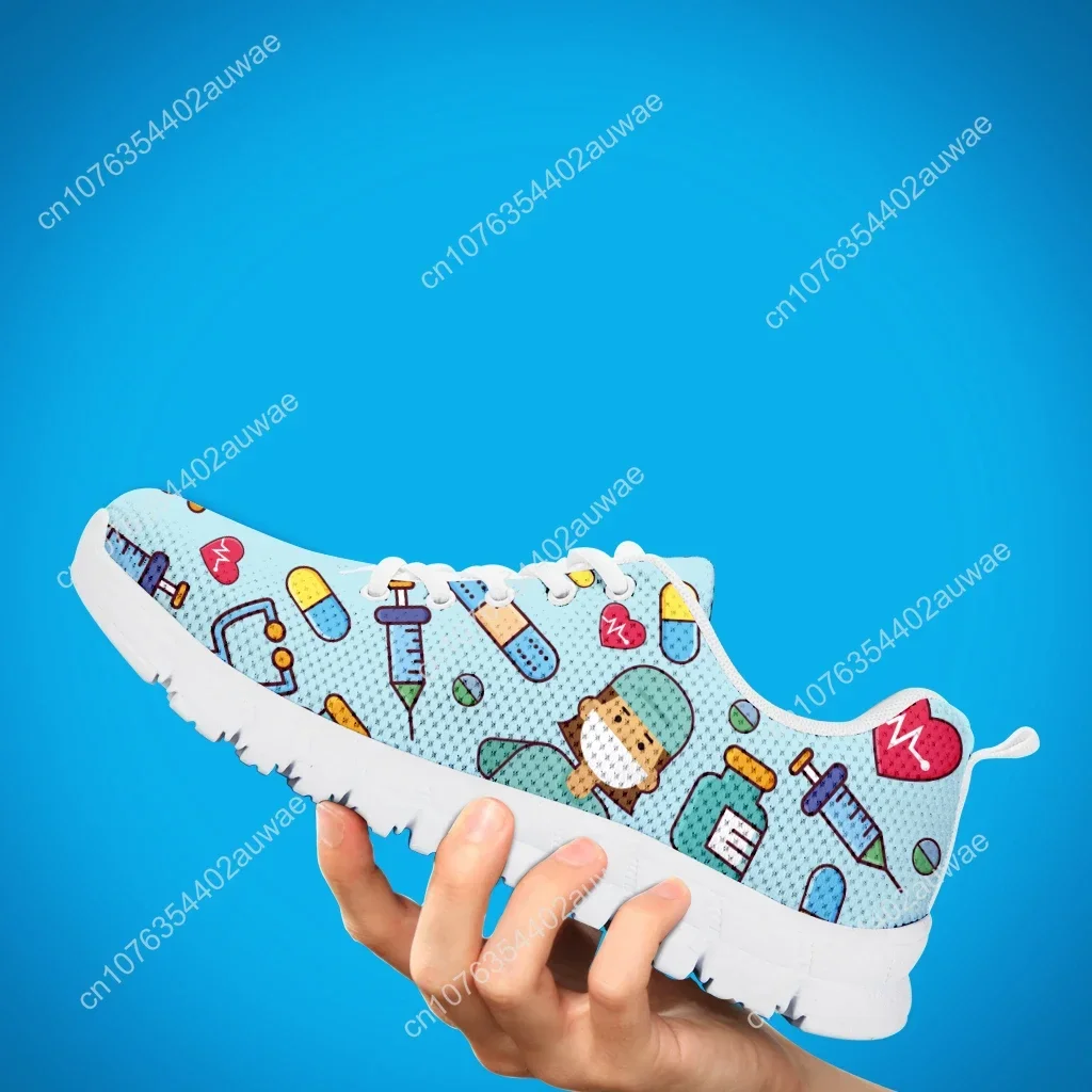 Scarpe da ginnastica per infermiere medico da donna stampa ospedaliera medica appartamenti in rete leggera da donna Casual prima