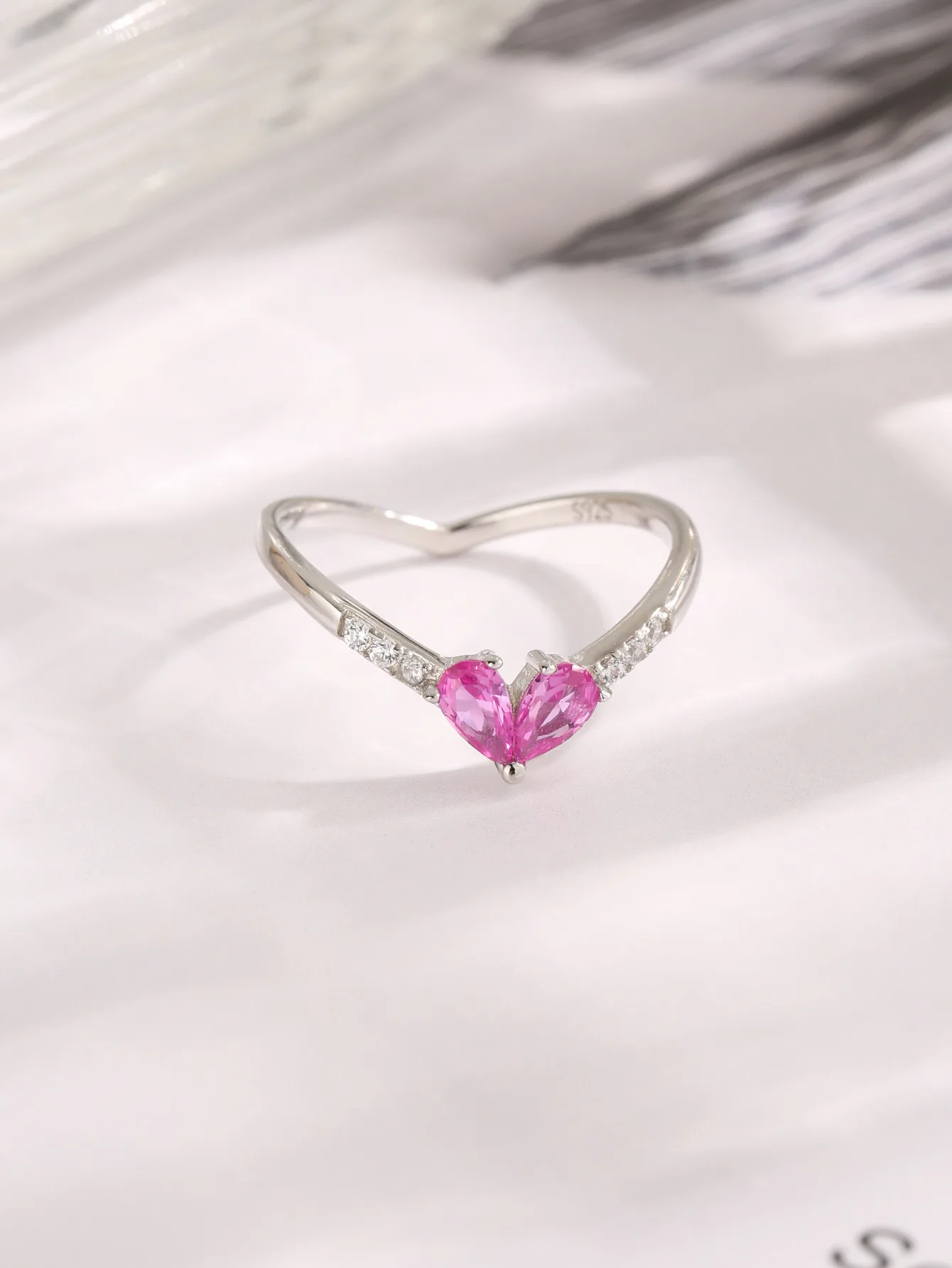 

Factory High Quality Sterling 925 Silver V-shaped Ring with Pink Gem and Zircons,Lovely Fashion Style for Couples or as a Gift