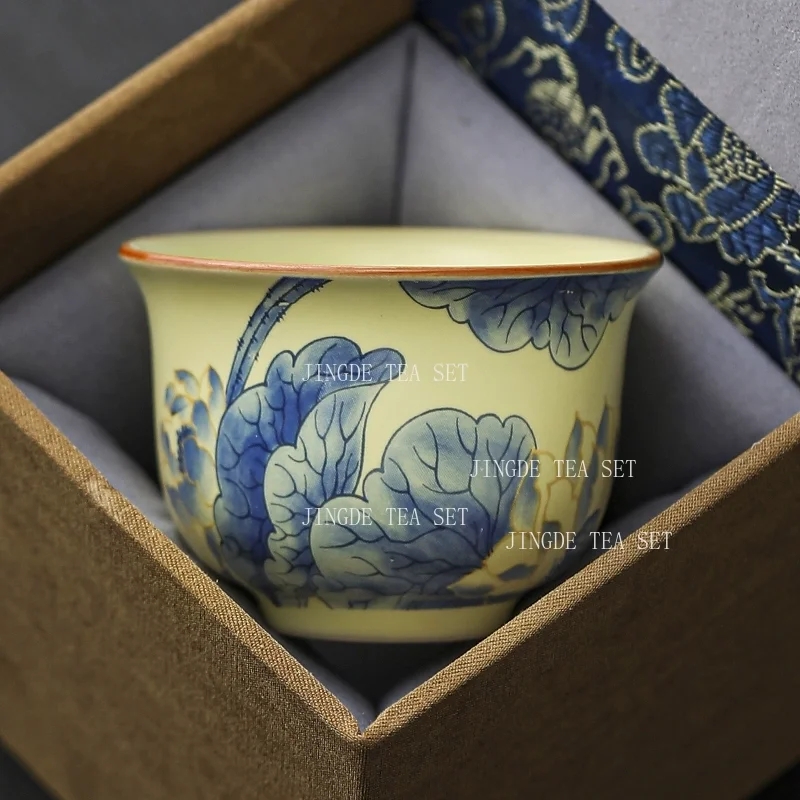 Custom Ceramic Tea Cup Traditional Tea Set Accessories Chinese Ice Crack Glaze Master Cup Boutique Porcelain Teacup Tea Bowl