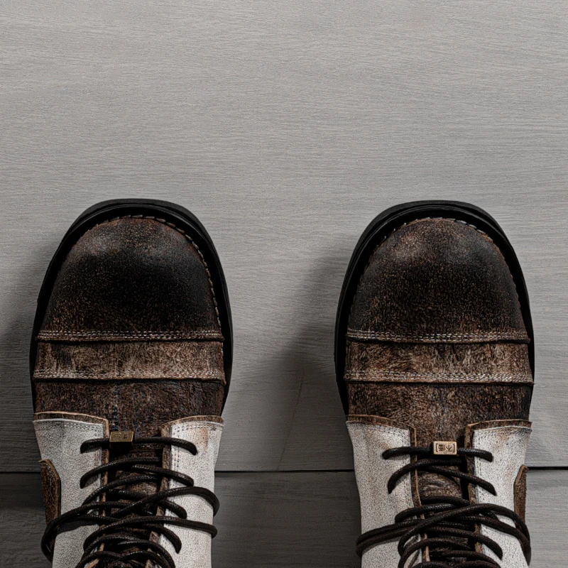 Рисунок 2 - Темные авангардные ботинки из воловьей