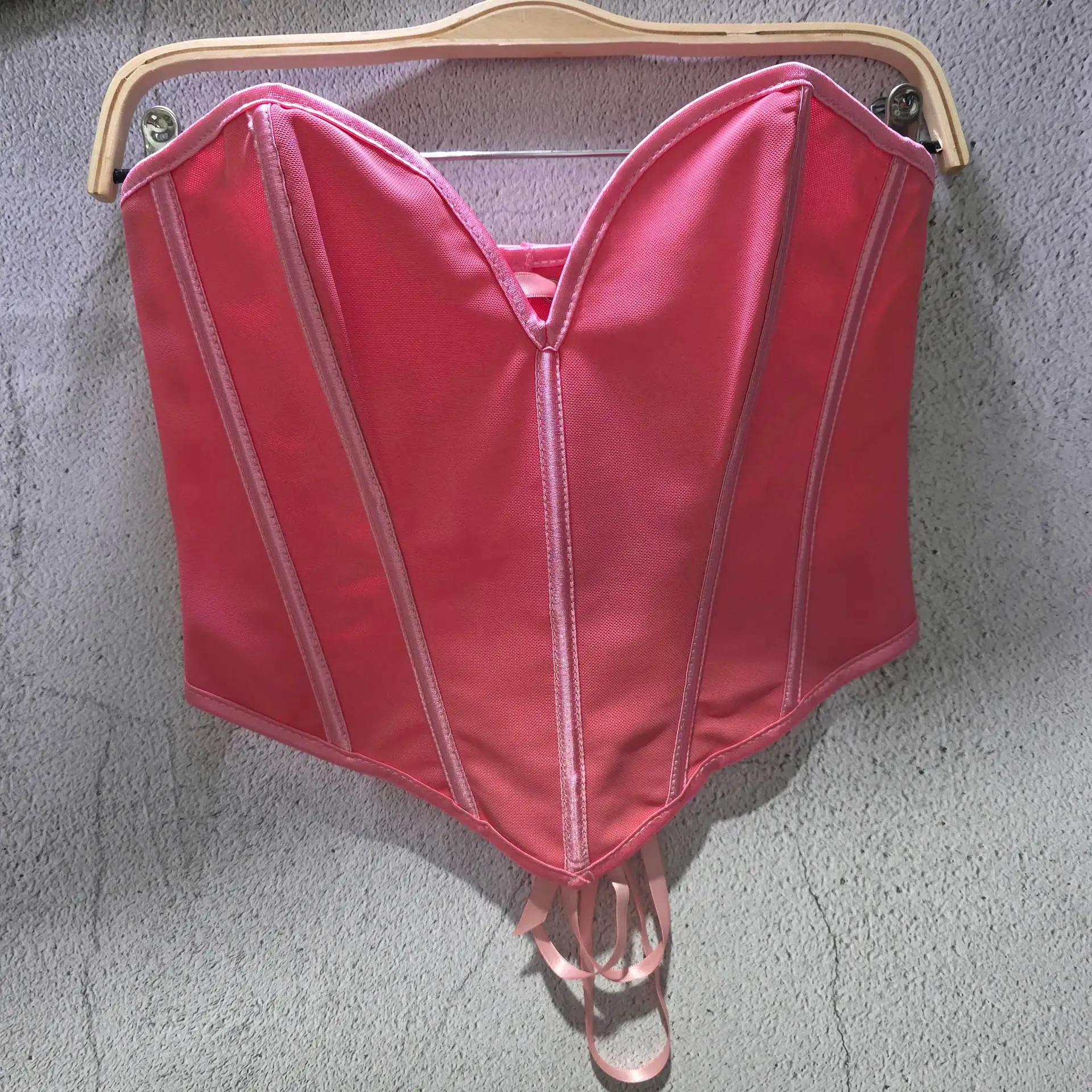 B pink