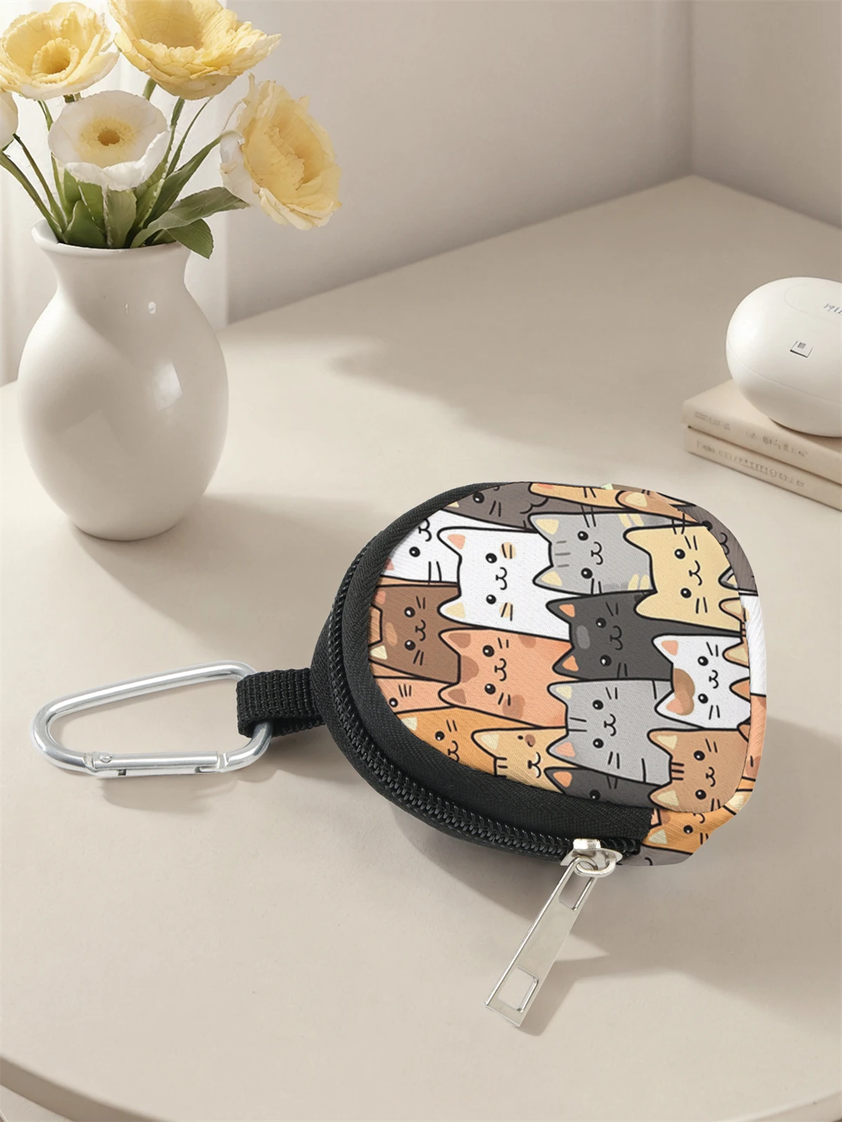 Cat pattern printed mini wallet, zipper change bag with hook clip, headphone key bag, suitable for men and women