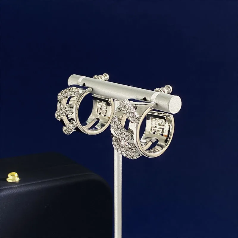 Personalized exaggerated C-shaped earrings