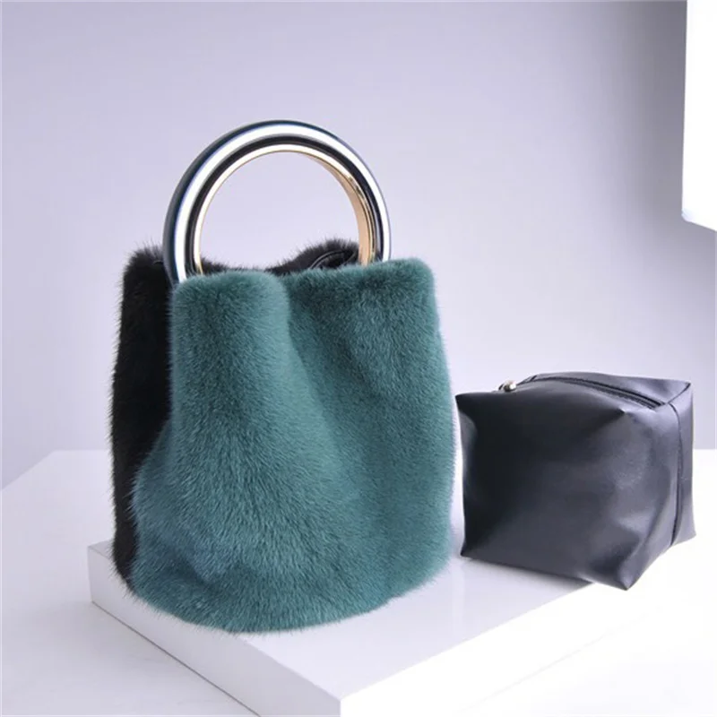 Luxury Women's Fur Bag Circular Portable Imported Mink Fur Bag Fashion Magnetic Buckle Closure Design Wrist Bag