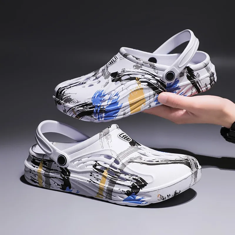 

Men's Shoes 2022 Summer Men's Sandals Outdoor Non Slip Beach Shoes Breathable and Comfortable Casual Slippers Light Hole Shoes