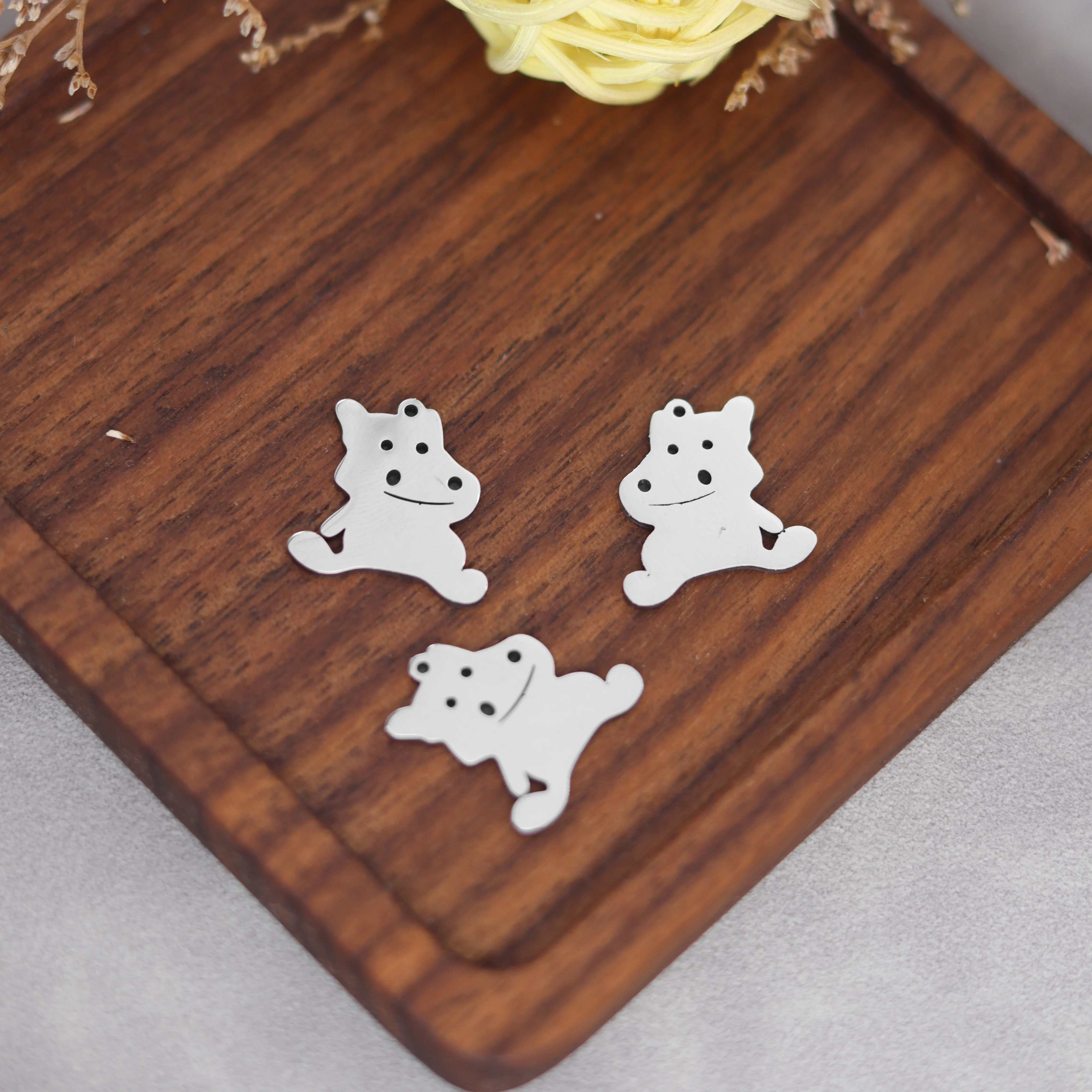 

3pcs Baby Hippo Charm Cute Fun Quriky diy Accessories Stainless Steel Pendant Charms for Jewelry Making Earrings Bracelets Craft