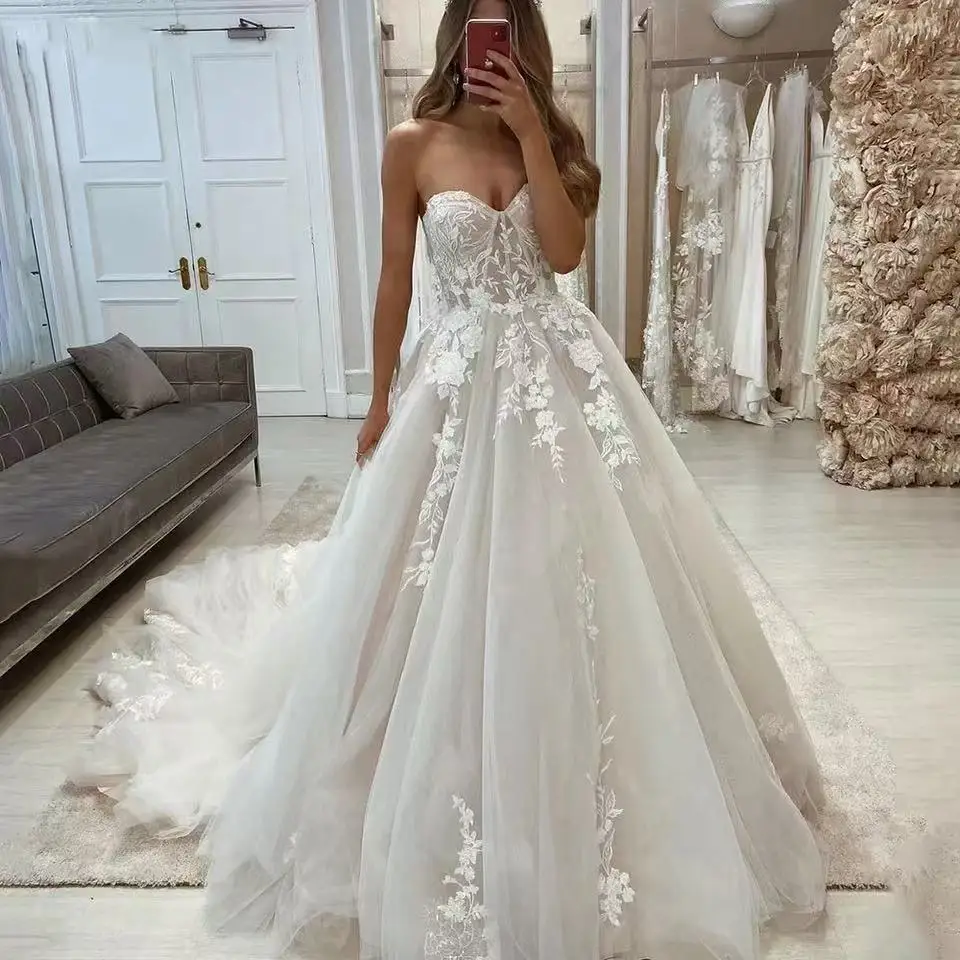 Elegant Sweetheart Lace Wedding Dresses Appliques Lace main image 1