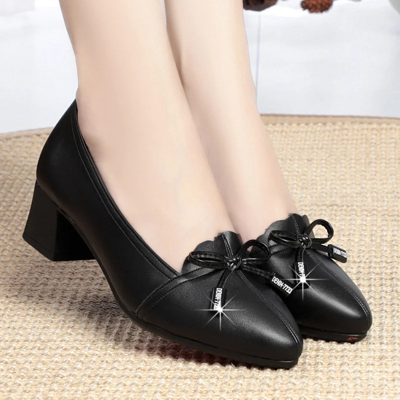 Spring Women Fashion Light Weight Slip on Square Heel Shoes for Office Causal Comfort Soft Leather Party Single Shoes