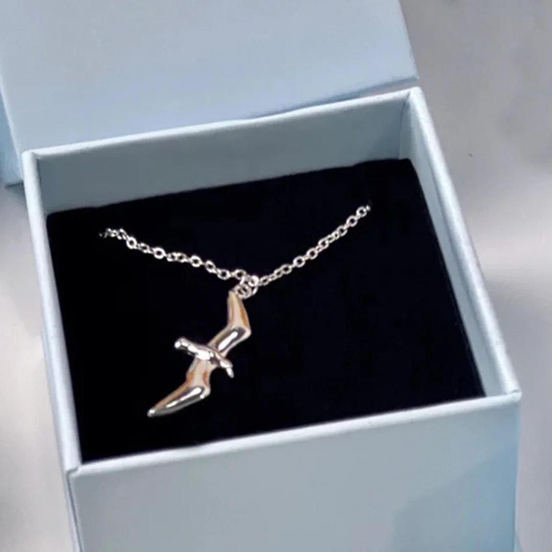 Classic Fashion 925 Magazine Series Jewelry Seagull Pendant Necklace Exquisite Fashion Versatile