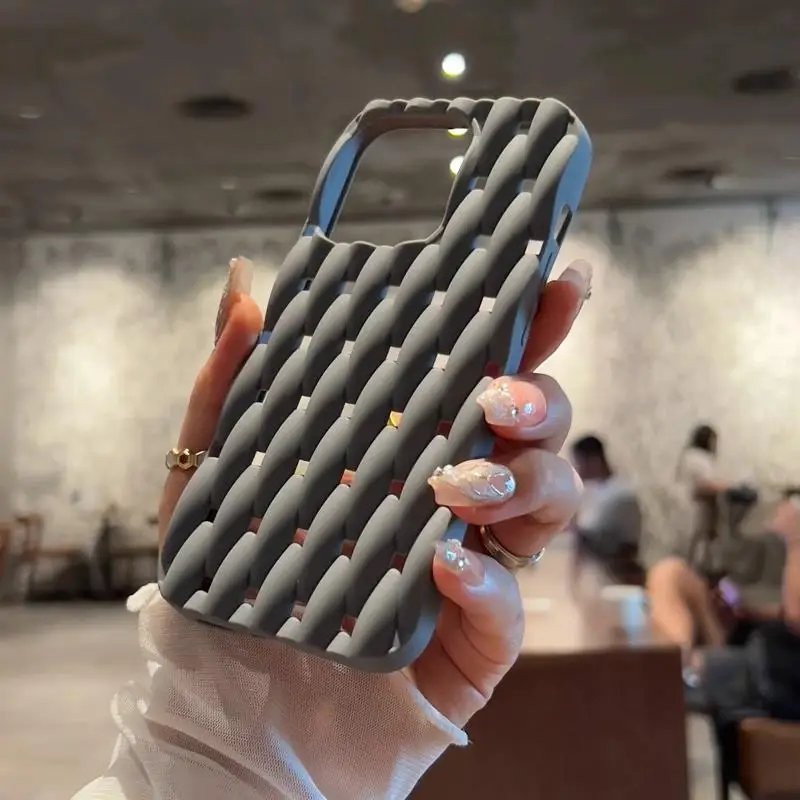Advanced Heat-Dissipating Silicone Phone Case with Hollow Bumper Design