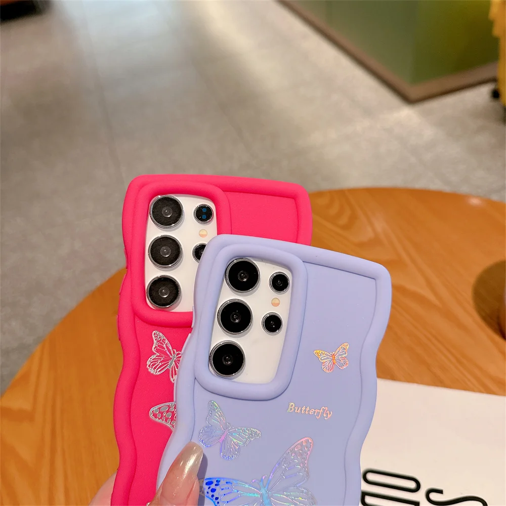 Glitter Laser Sommerfugl Bølget Silikon Telefondeksel til Samsung S24 S23 FE S22 Ultra S21 A55 A54 A53 A52 A35 A34 A15 A14 A12 Deksel_voghion.com
