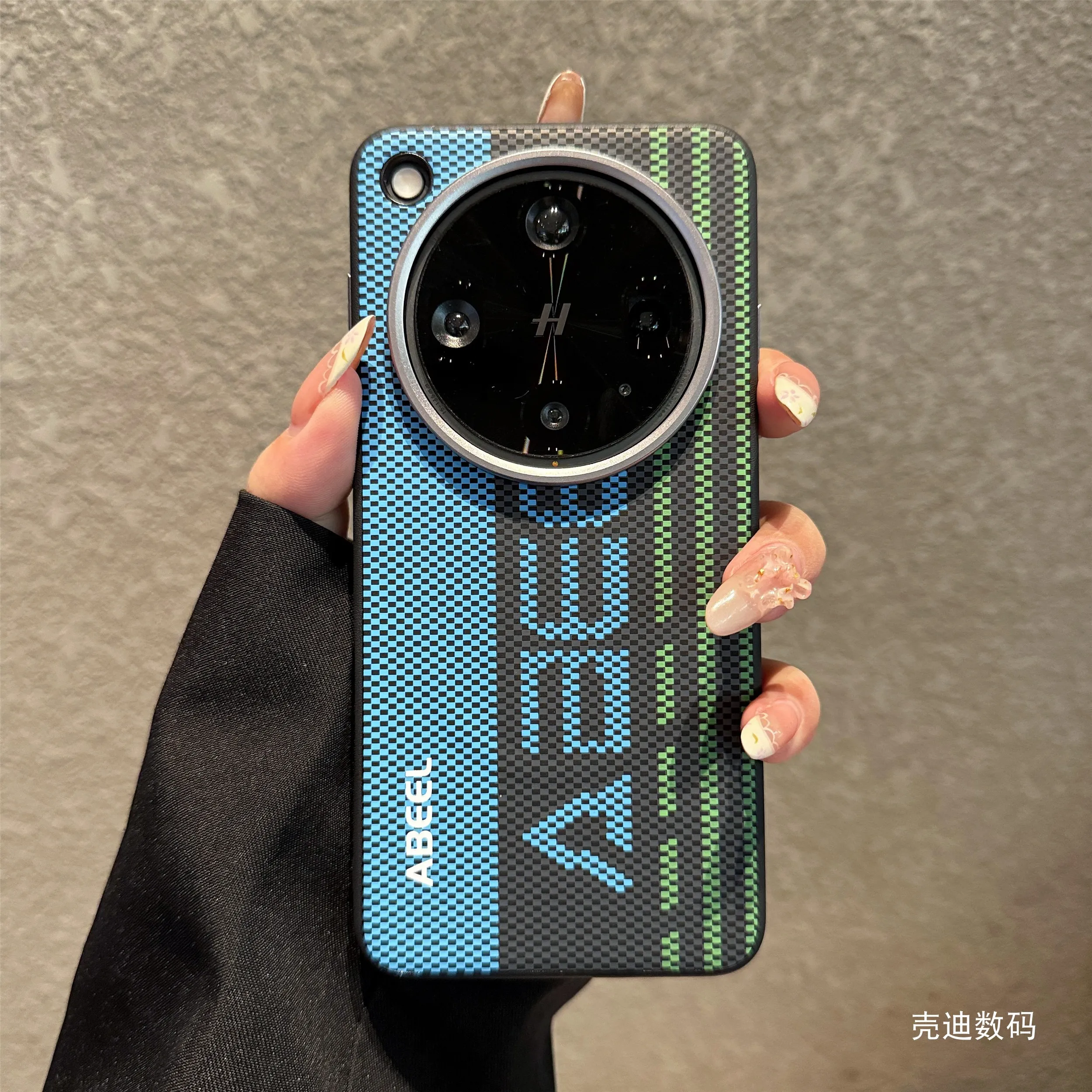 OPPO Premium Slim Carbon Fiber Pattern Magnetic Wireless Charging Case