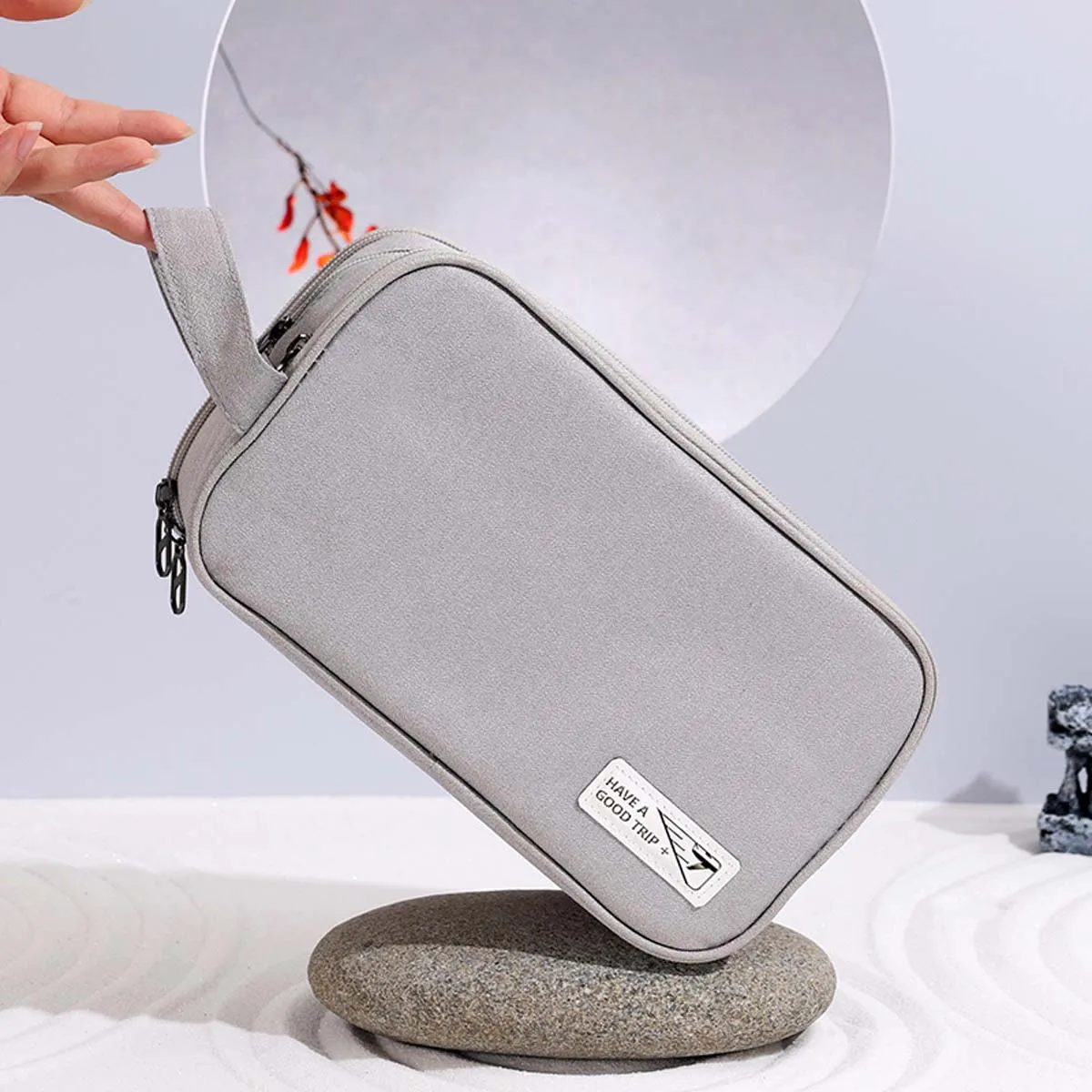 Рисунок 3 - Мужская деловая дорожная простая