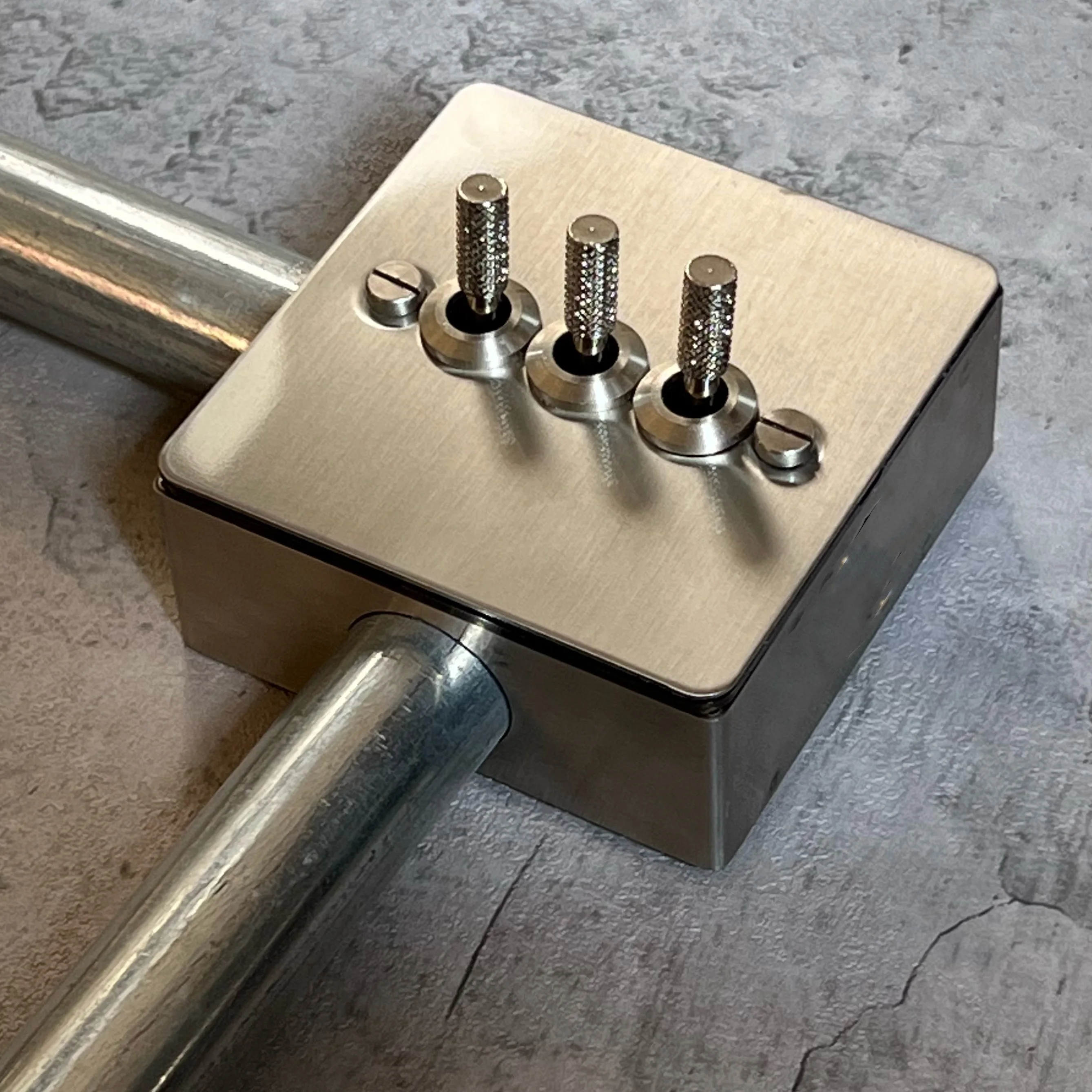 Surface Mounted Silver Loft Industrial Style Light Luxury Stainless Steel Brushed Dialing 86