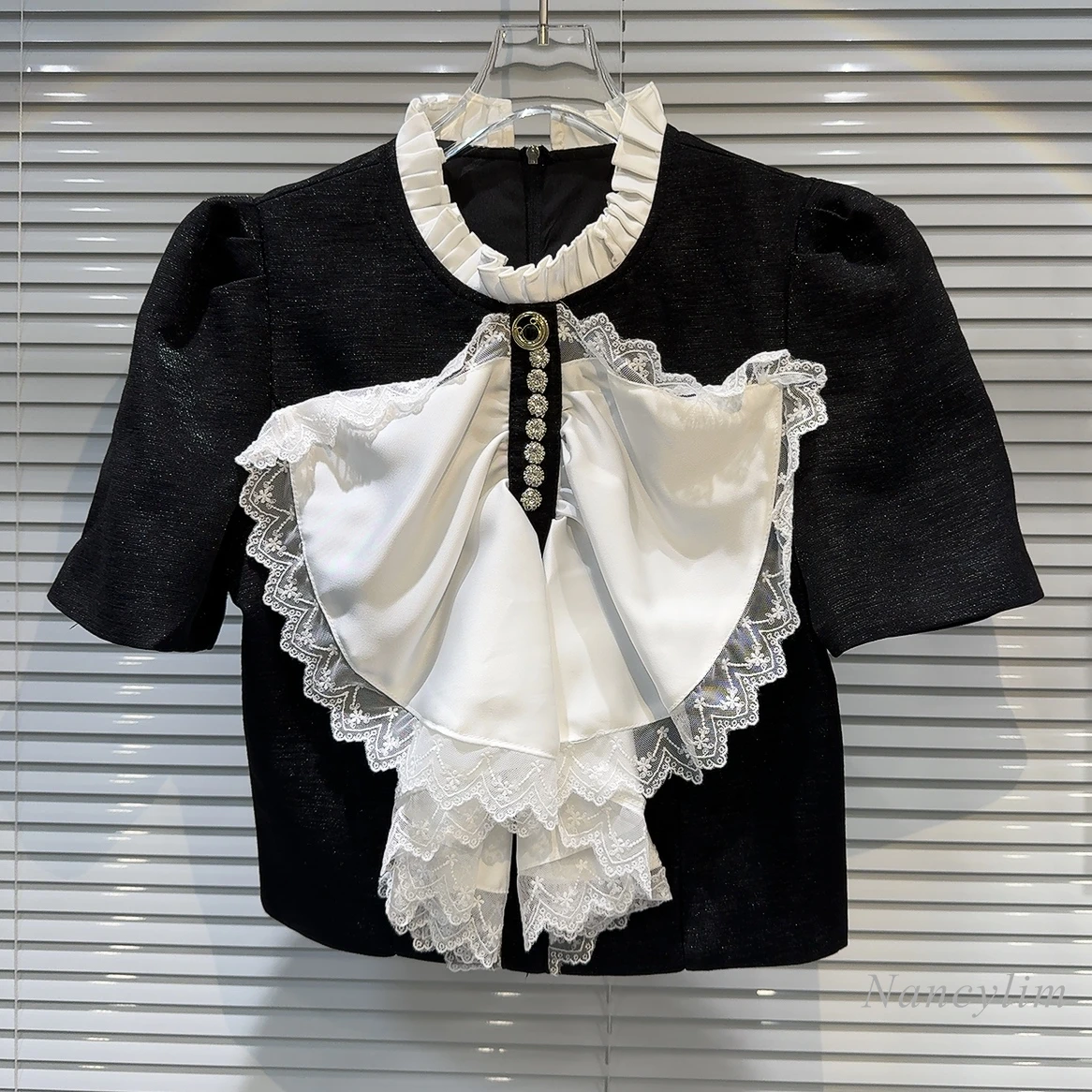 

2024 Summer New Classic Style Lace Bow Scarf Drill Buckle Sweet Short Sleeve T-shirt for Women Ruffled Collar Black Cropped Tee