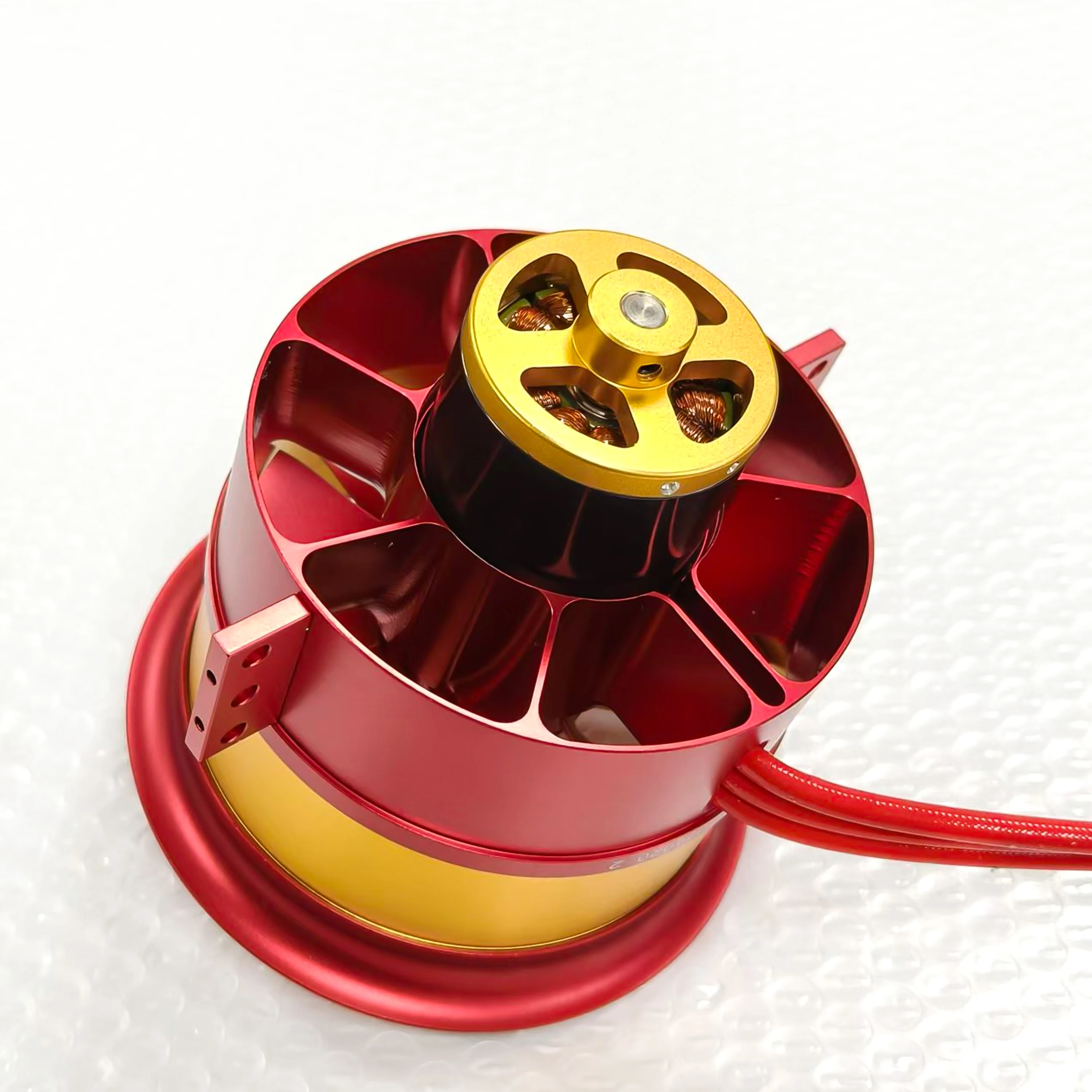 Moteur Brushless Haute Puissance 120EDF 12S/14S installé dans un avion RC