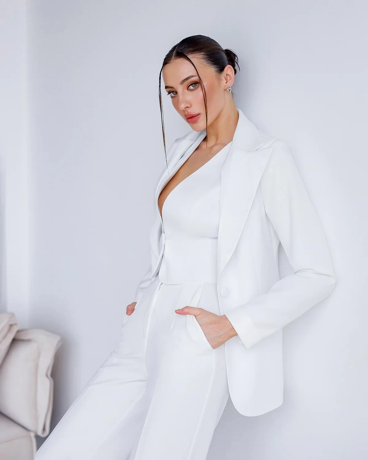 Slim Fitted Suits Set for Women Jacket Washitcoat and Trousers Solid Color Elegant White Office Leisure Lady Wear Customize 3Pcs