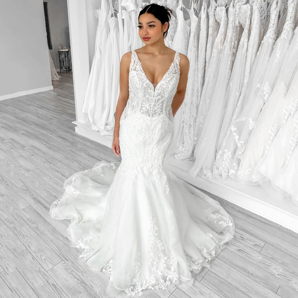 

Yunshang Elegant Mermaid Wedding Dress Women Open Back Lace Applique Spaghetti Straps Bridal Gowns Sweep Train Vestidos De Novia