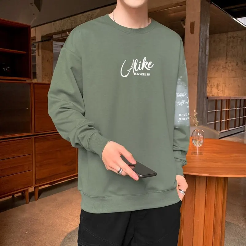 

Нарядная или пуховая мужская футболка с коротким рукавом: универсальная одежда для любого случая 5583