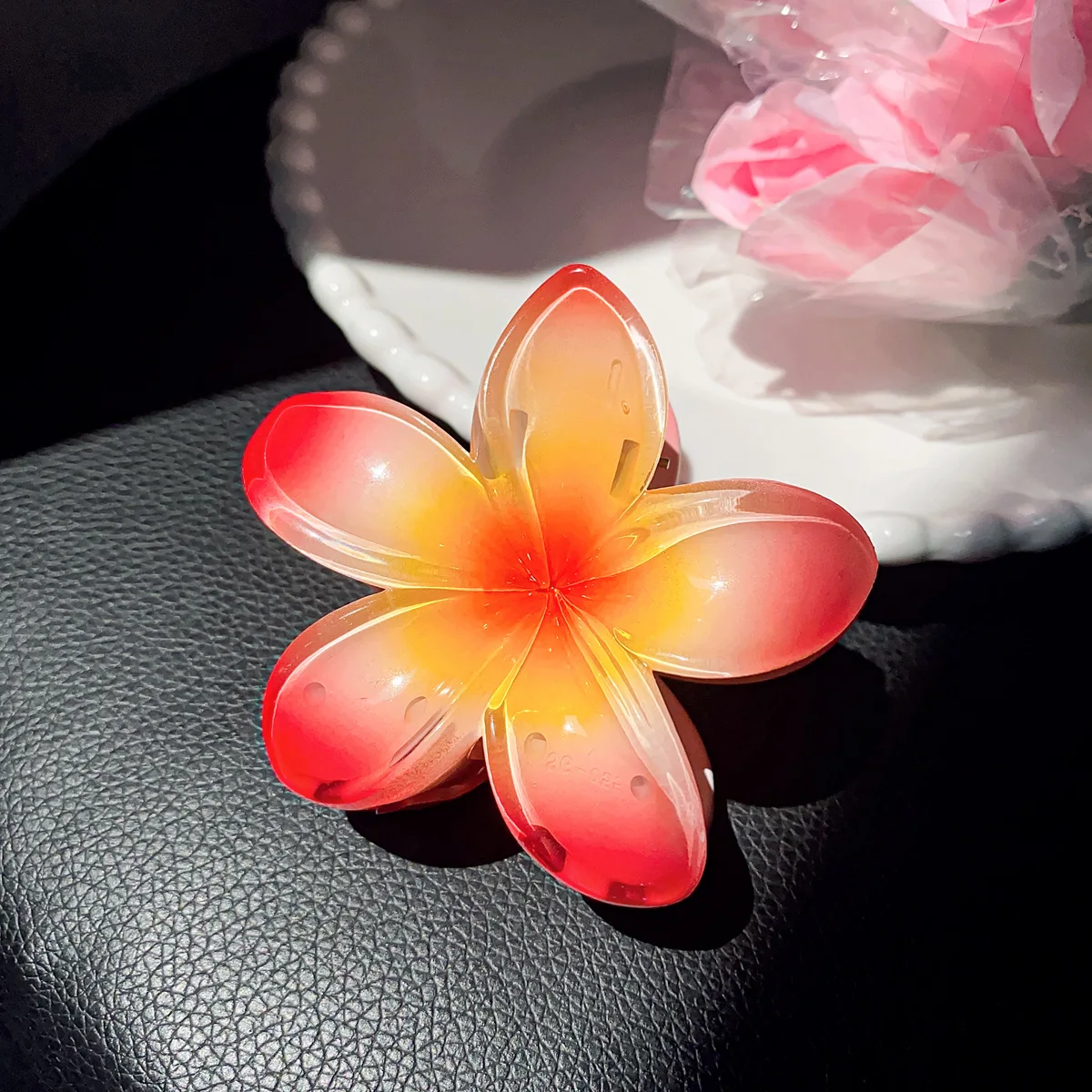 2025 New Vacation Egg Flower Hair Clips Hawaii Beach Claws Bohemian Hairpin for Girls Women Hair Claws