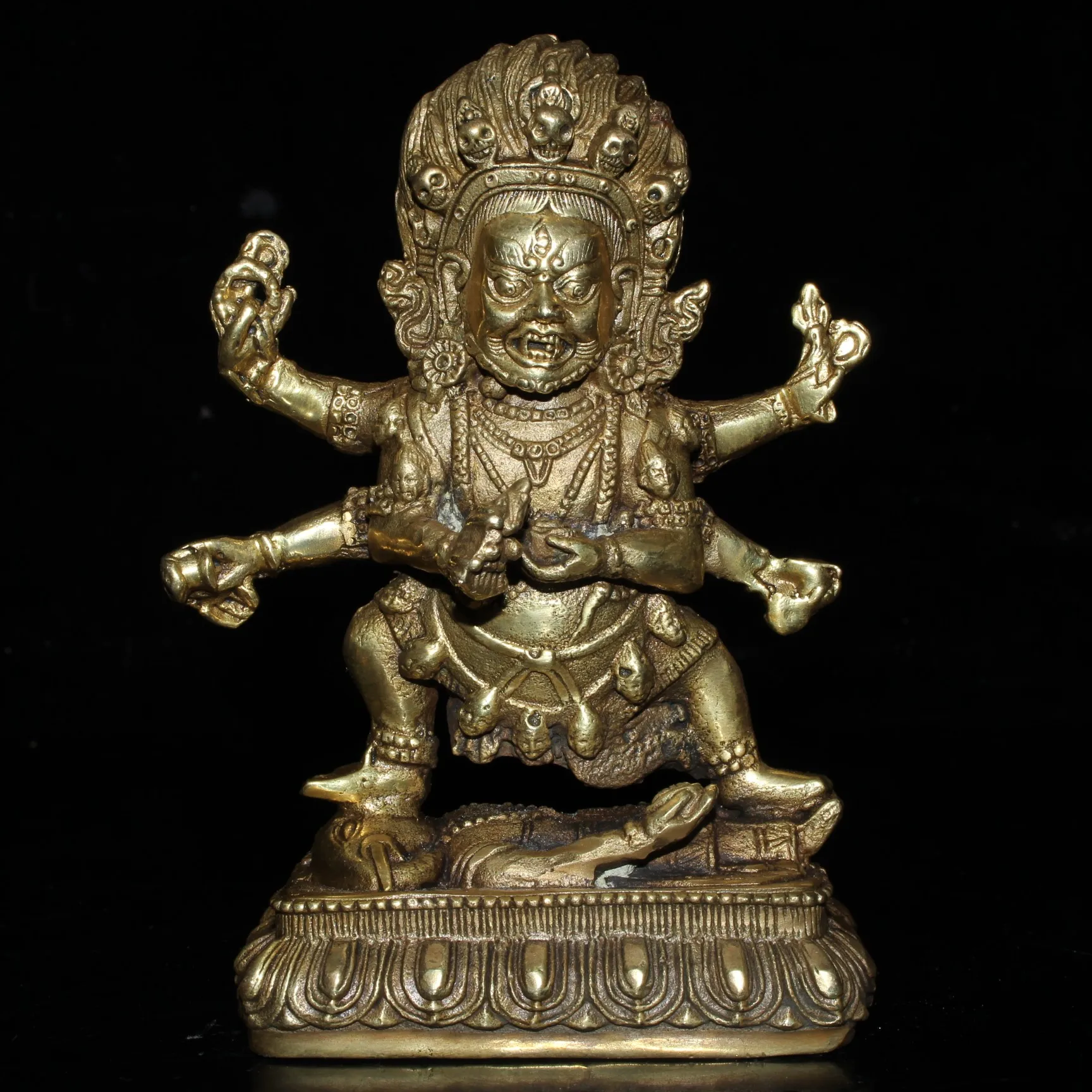 

Exquisite antique pure copper six-armed horse Harvard Buddha statue ornament