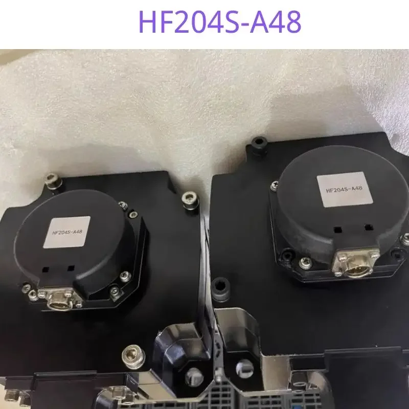 

Б/у системный двигатель M70, HF204S, с кодировщиком A48 HF204S-A48