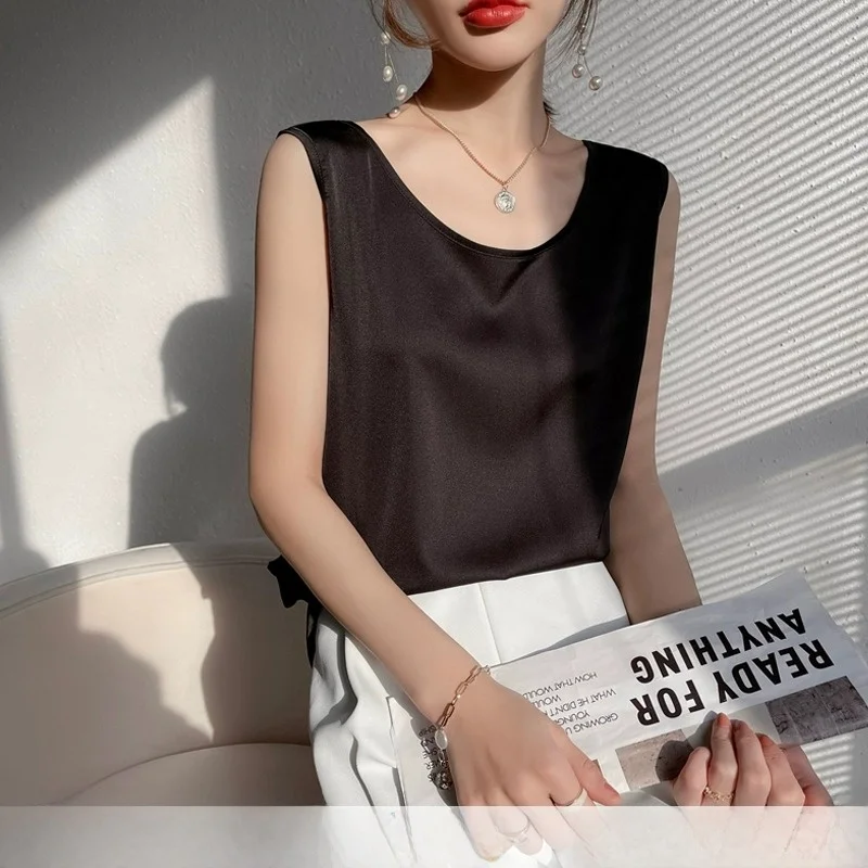 Silk Csole Vest Women's Inner Match Suit Summer V-ne Svel Outer Wear  Silk Satin Surface Small Top Base