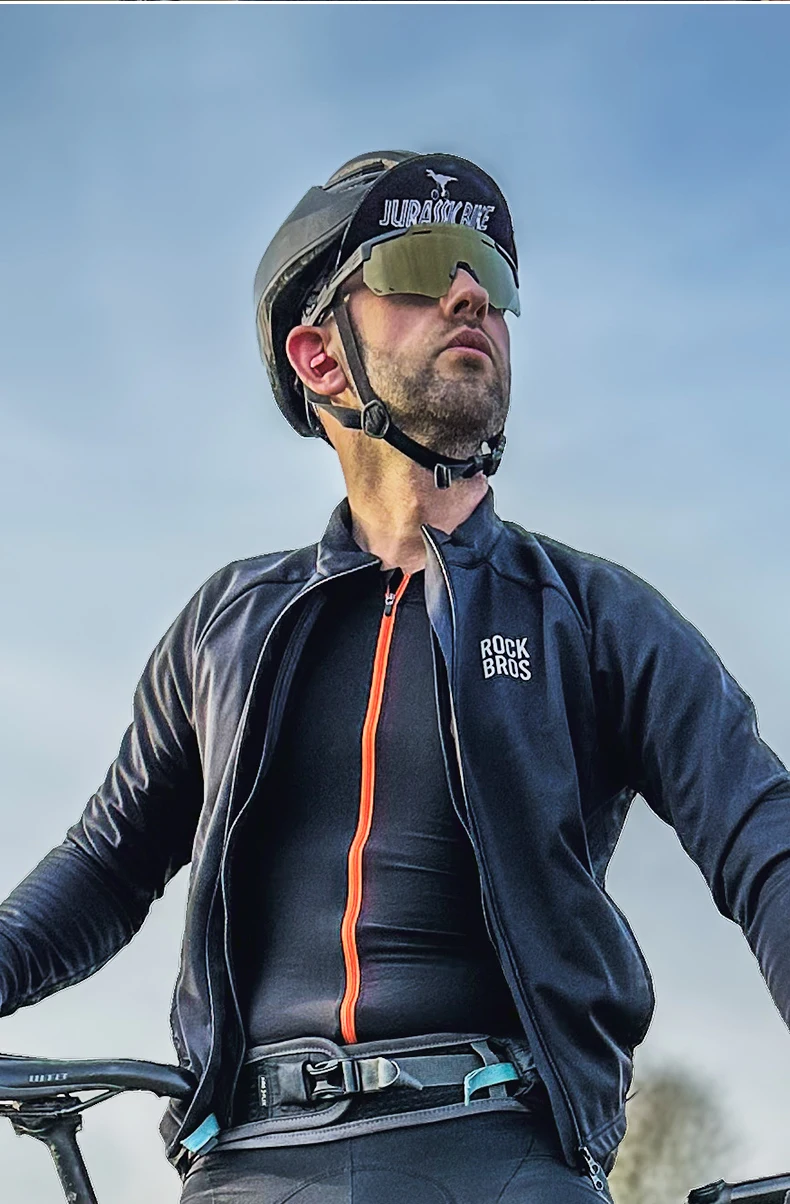 cycling jacket back reflective design