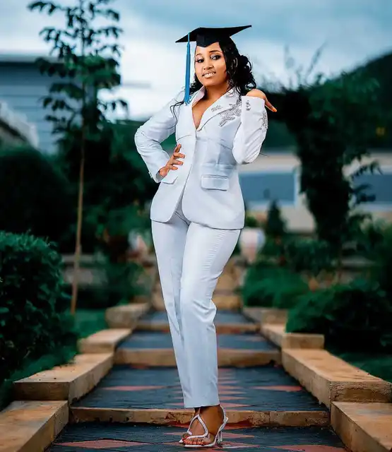 Convocation Girl Wearing Pants To Graduation Wear To Graduation