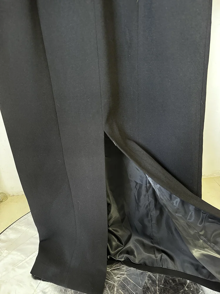 أحدث صيحات الموضة لعام 2025 من HIGH STREET فستان ط...