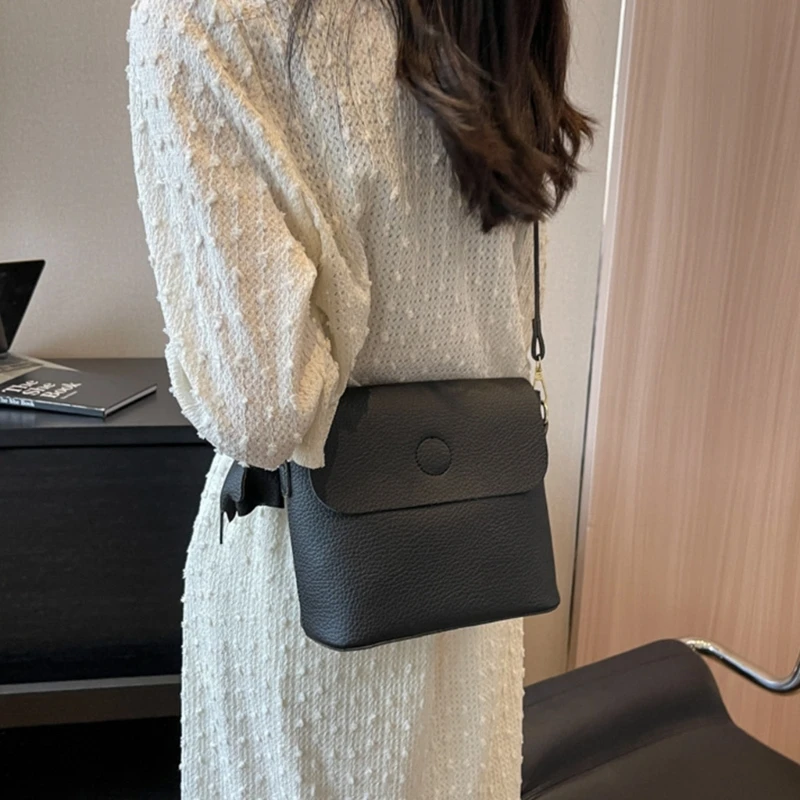 Women PU-Leather Bag Girls Fashion Shoulder Bag Small Bucket Bag Ladies Solid Color Crossbody Bag for Shopping