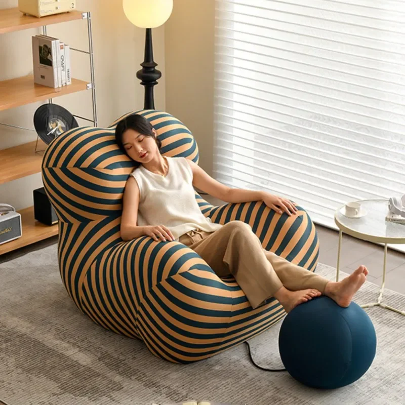 

Scandinavian Light Luxury Mom's Embrace Sofa Netflix Designer Creative Simple Living Room Balcony Single Sofa Chair 71x81x63cm