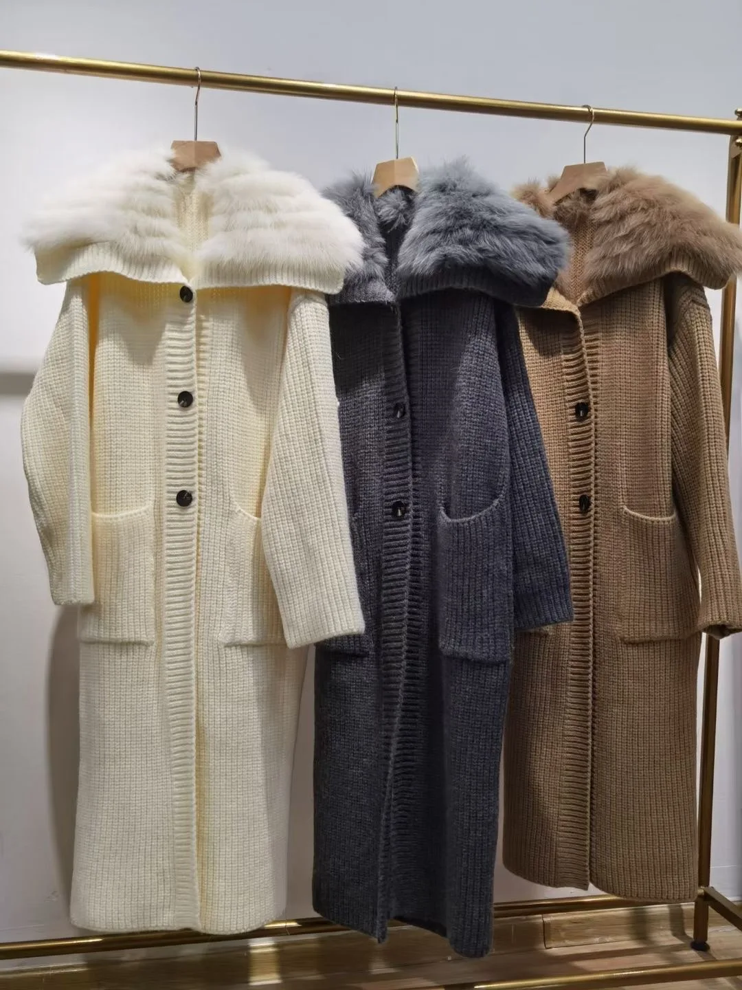 

Winter Warm Knitted Sweater Cardigan For Women Stylish Natural Fox Fur Collar Long Outerwear With Big Pockets