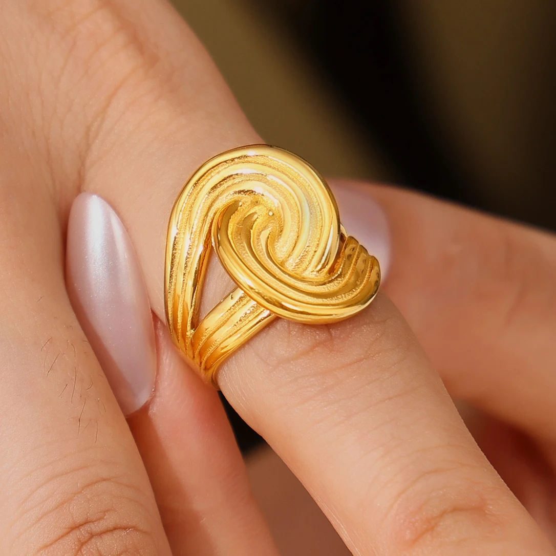 Schicke Edelstahl ringe für Frauen vergoldeten Ring Mode Surround-Stil Charme Schmuck Geschenk Großhandel