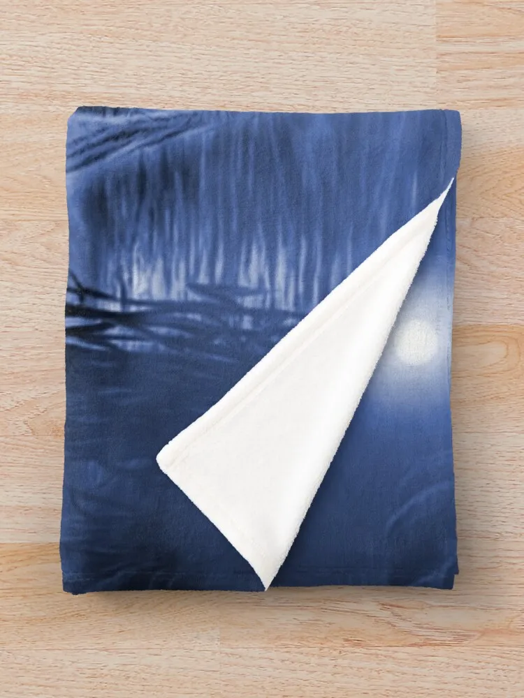 ȣ���� ȣ���� ������ ��� �� ������ ũ�μ� �߰��� ���� ħ�� ��� ū ���