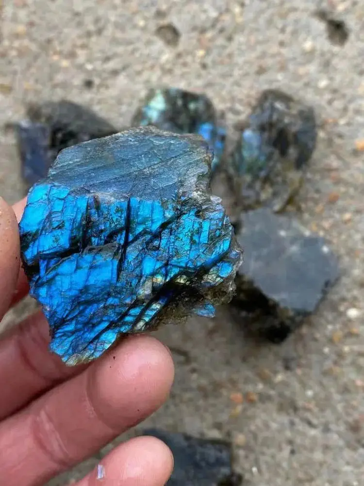 chakra stones Rainbow Labradorite