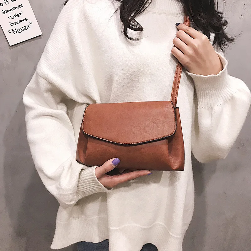 

2023 New Korean Fashion Simple Retro Soft Leather Solid Messenger Women's Bag