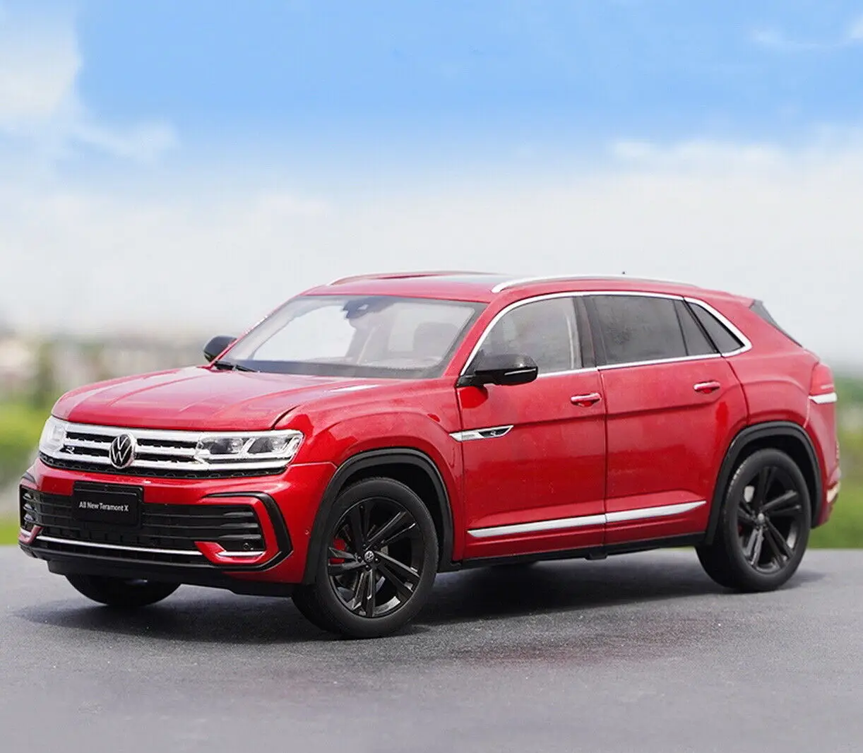 

Коллекция игрушечных моделей автомобилей из красного литья под давлением TERAMONT X 1/18 в масштабе 2021