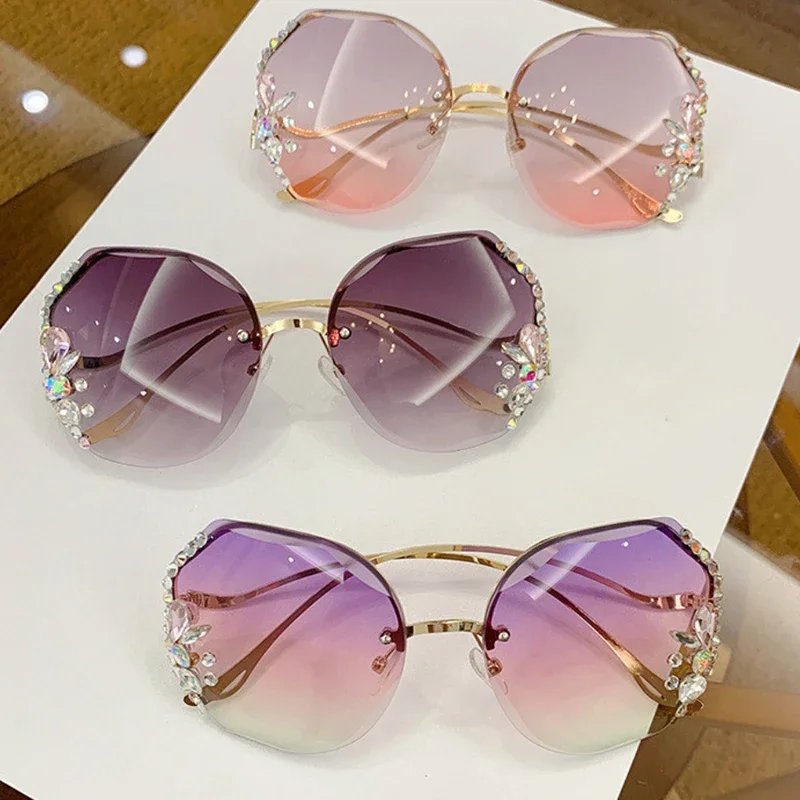 

New Metal Temple Large Frame Sunglasses Fashionable Women's Glasses Decorated Diamond Sunglasses Women's UV400