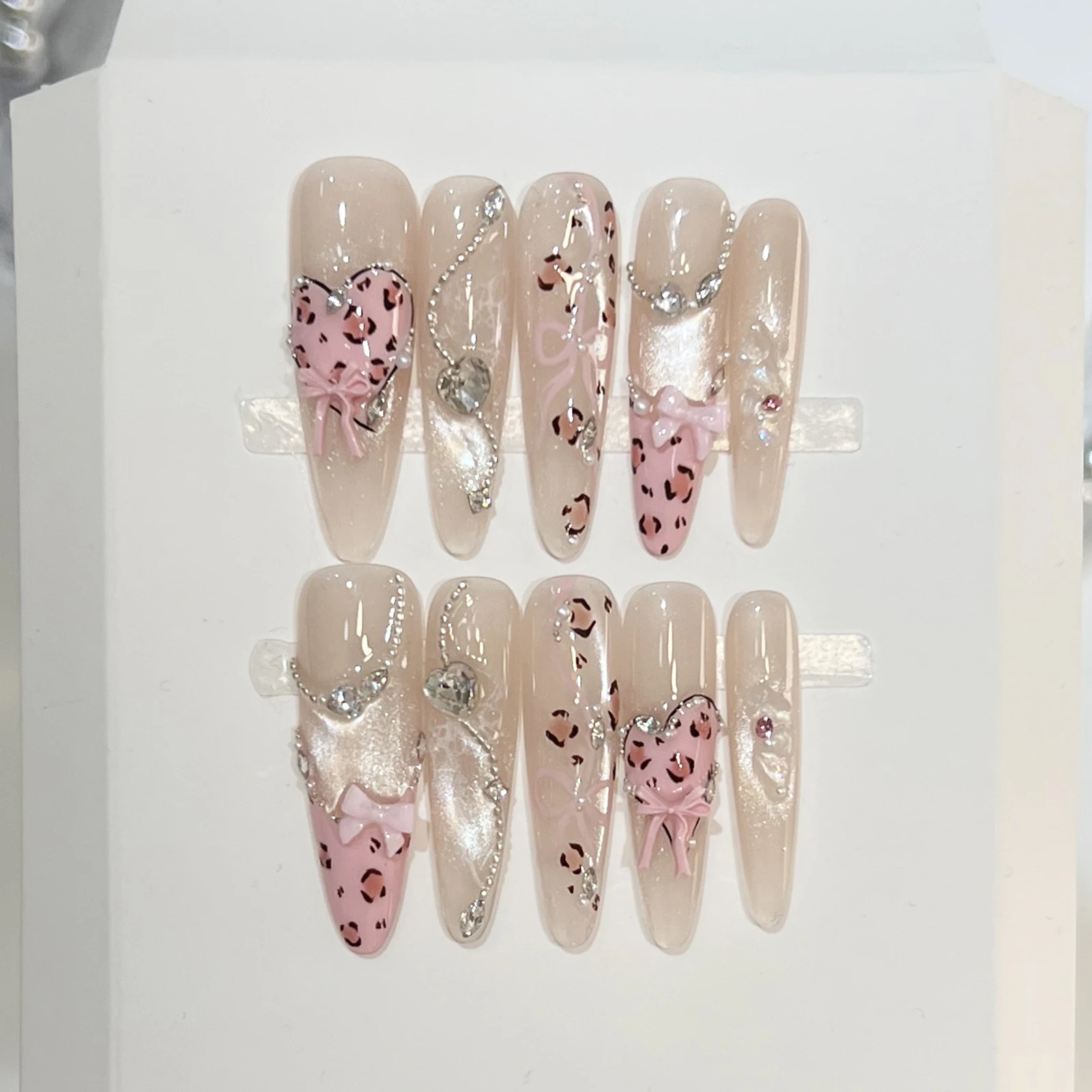 10 Stück französische künstliche Nägel mit Leopardenmuster und Herzen, rosa Glitzer, Katzenauge, zum Aufdrücken der Nägel für Frauen, Party, Hochzeit, Tragen – Detail 3