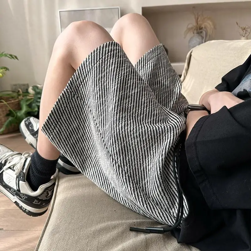 Texture Black Striped Summer Men Straight Cylinder Middle Pants Fashion Casual Elastic Waist High Street Pocket All-match Shorts