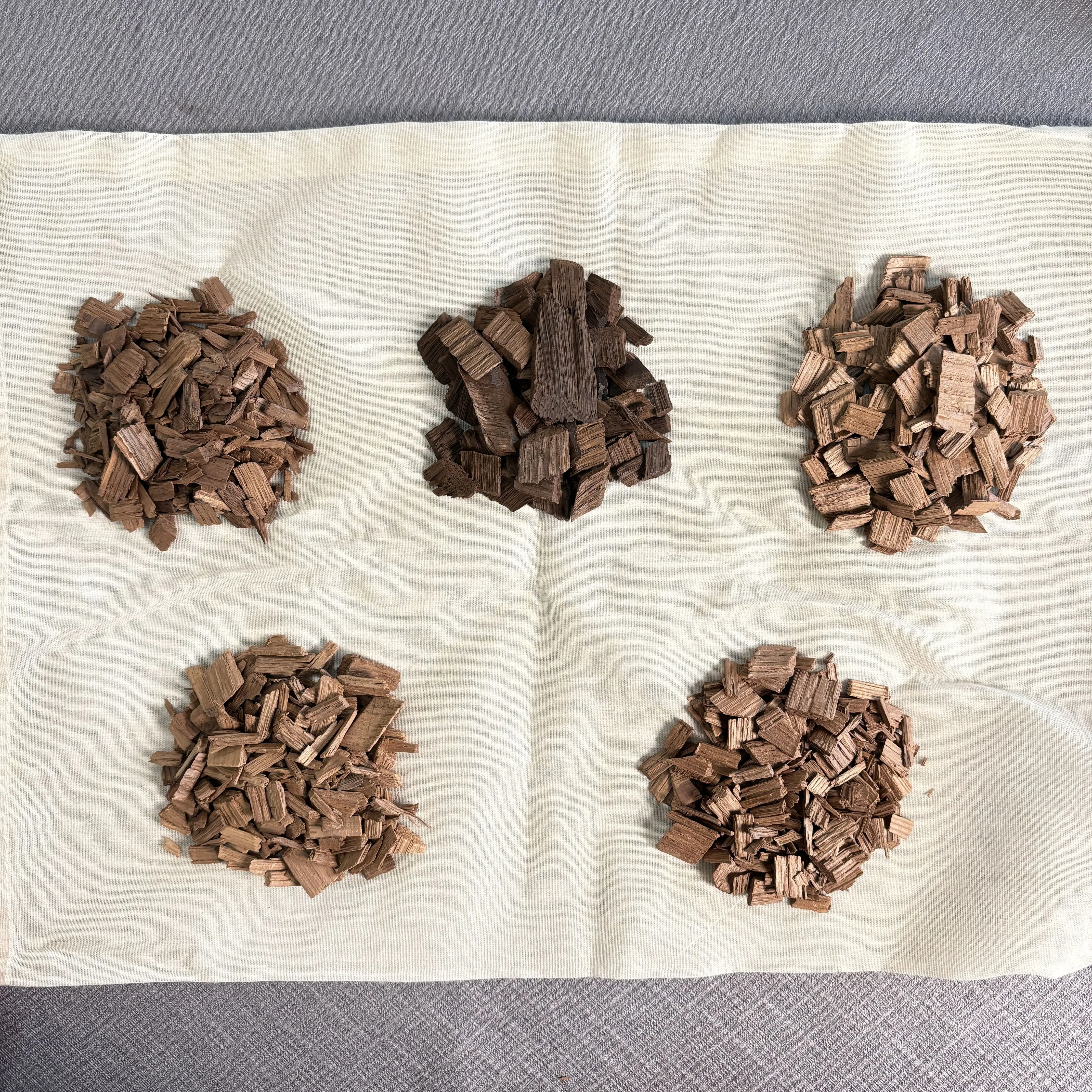 Hooloo 50g French Oak Chips for Wine Brewing & Home Brewing Various Dark & Light Toast Flavor for Brandy Rum Whiskey Wine
