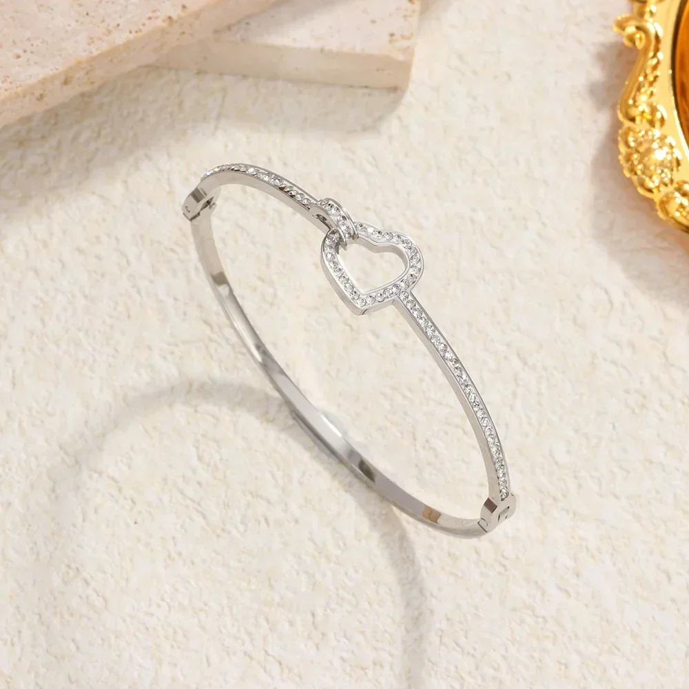 Simple Love Heart Shape Bracelet Stainless Steel Jewelry Exquisite Rhinestone Inlaid Gold Plated Bangles Valentine's Day Gift 4