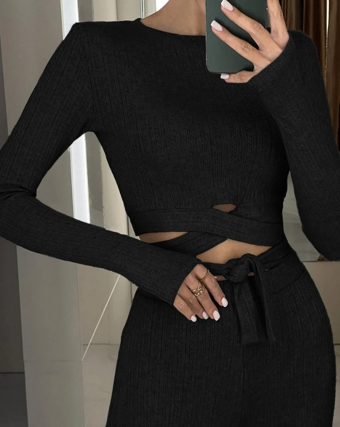 Рисунок 2 - Женский элегантный комплект из двух предметов