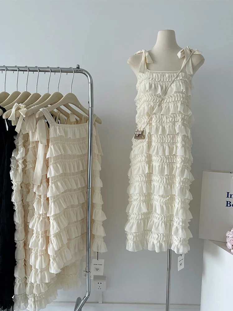 

Женское винтажное платье-трапеция с лямкой на шее и оборками