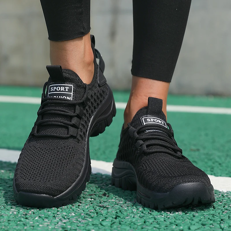 أحذية ركض نسائية جديدة