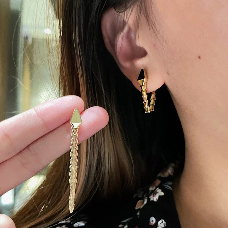 Aazuo 18K Pure Yellow Gold None Stones Fashion Animal Snake Stud Earring Gifted For Girl Birthday Party Fine Jewelry