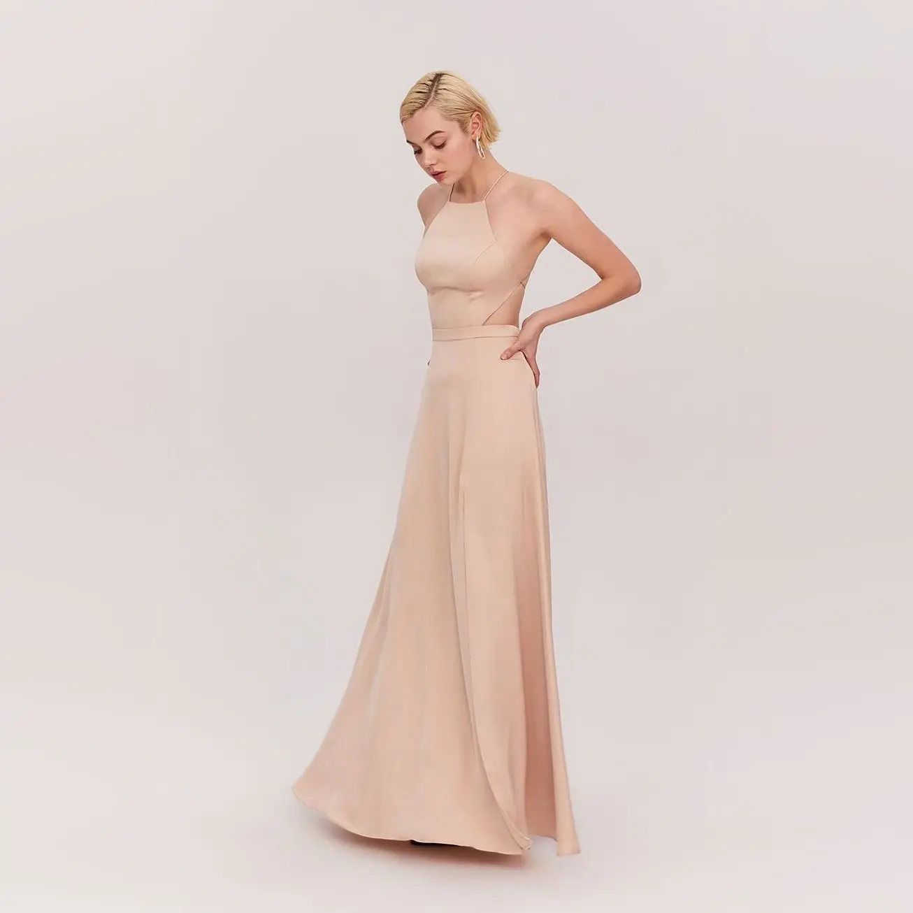 

Женское атласное платье с лямкой на шее, голубое простое платье-трапеция в стиле бохо, коктейльное платье для выпускного вечера