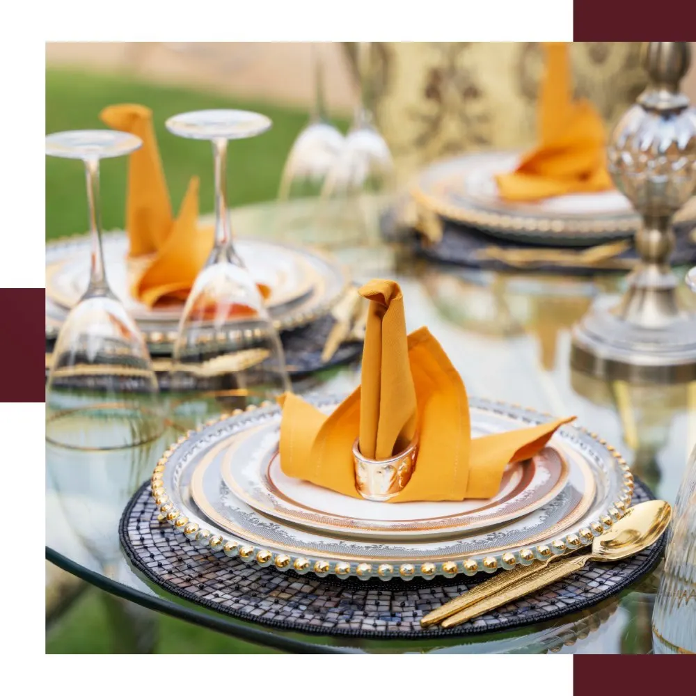 50pcs/100pcs/200pcs Clear Plastic Charger Plates with Gold Beads